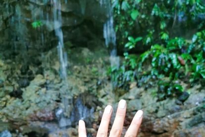 Anillo que le entregó su novio en un viaje al Oriente.