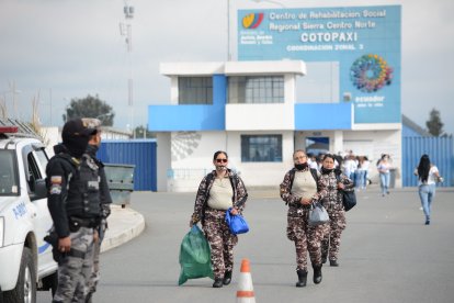 En los exteriores de la prisión se intensificó el resguardo policial.