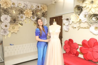 Karla González ha diseñado vestidos para Ruth del Salto entre otras famosas del Ecuador.