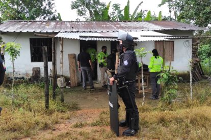 En esta casa fue detenido el hombre junto a su  esposa para indagaciones.