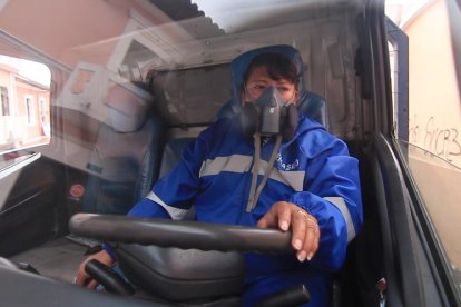 Velasco siempre soñó con manejar un vehículo pesado.