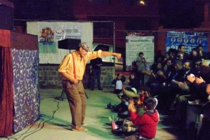 Dentro de la propuesta está la presentación de obras de títeres.