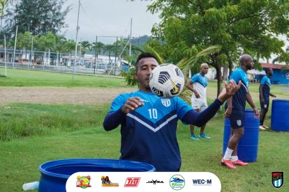 Danny Luna el # 10 de 9 de Octubre.