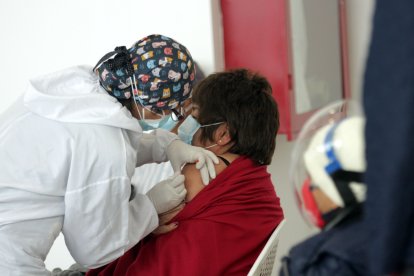 La dosis se aplicó a gente del programa 60 y Piquito.