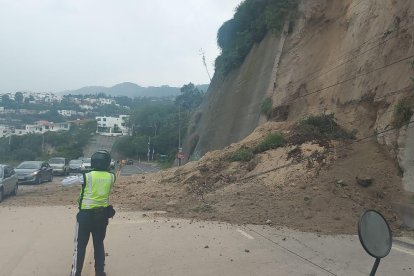 Agentes de Tránsito asistieron en los colapsos.