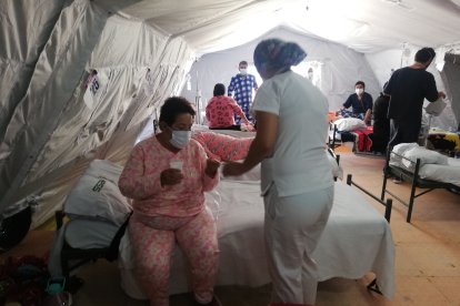 Las carpas que se instalaron en los parqueaderos están llenas.


Agencia (ag-extra ag-expreso ag-quito)