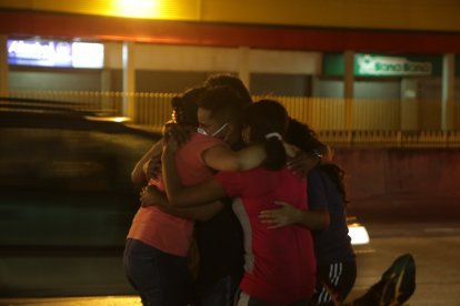 El resto de allegados fueron llegando en el transcurso de la noche de este miércoles.
