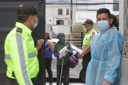 Luz América pedía que la atiendan sin turno, pues no tiene acceso a internet o teléfono.