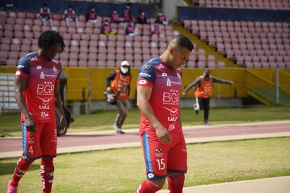 Pedro Quñónez (d) militó hasta la temporada pasada en El Nacional.