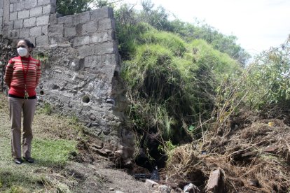 Barrios como Balcón del Norte también han sido afectados por la crecida del río Monjas.