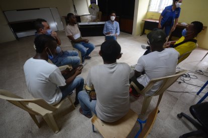 Ellos ensayan tres veces por semana. Guardan anécdotas de sus reuniones.