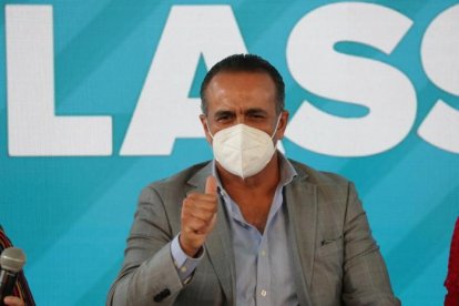 Darío Herrera tiene una licenciatura en Administración de Empresas por la Universidad San Francisco de Quito.