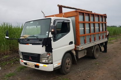 Uno de los camiones que fue retenido por la policía.