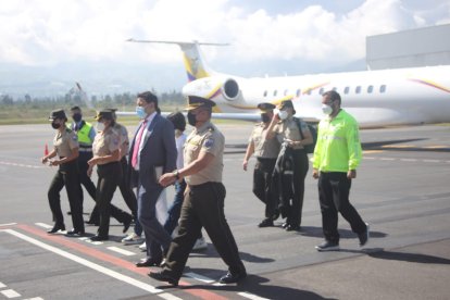 Las autoridades llevaron a las menores en el avión presidencial al aeropuerto Mariscal Sucre de Quito.