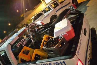 Jabas de cerveza, hieleras y otros artículos fueron requisados por las autoridades.