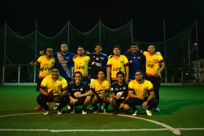 De izquierda a derecha: David Vera y Raúl Andrade; los primos: Jair, Giancarlos, Jairo, Víctor, Iván y Mario Chóez; Álex Enríquez, Érick Ponce, Ariel Rodríguez y Marlon Romero.