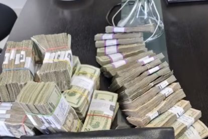 En sus redes ostentaba decenas de fajos de dólares.