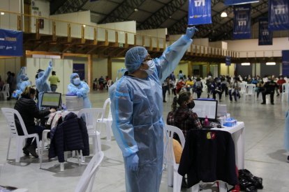 El panorama fue distinto en el Centro de Exposiciones Quito, donde la fila no era tan extensa.
