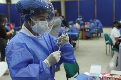 El epidemiólogo Mario Alberto Paredes indica que toda vacuna es efectiva.