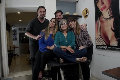 Los hermanos Parra se reunieron con su mamá.