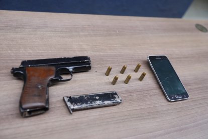La pistola que pretendía usar el delincuente.