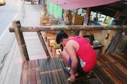 Treinta y cinco cañas emplearon en la confección de la artesanía.