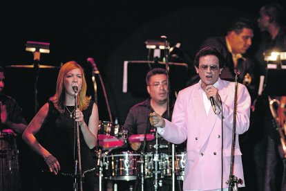 Afirma que la salsa es una fusión de varios ritmos que nace en Cuba.