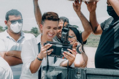 Para el video del cover, el manabita se convirtió en actor.