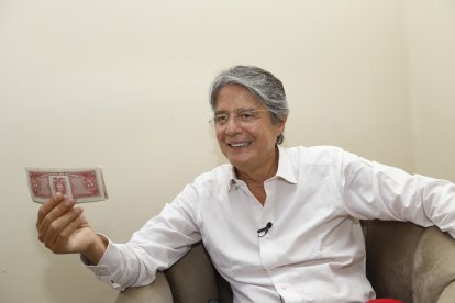 Guillermo Lasso recordó que, en 1970, con 5 sucres llevaba al cine a su padre y le alcanzaba, además, para comprar colas y sánduches de queso para ambos.