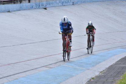 Miryam Núñez estuvo imparable en las pruebas realizadas en el velódromo José Luis Recalde.
