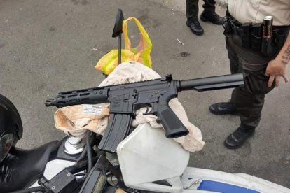 Arma de grueso calibre son utilizadas para cumplir con los 'camellos'