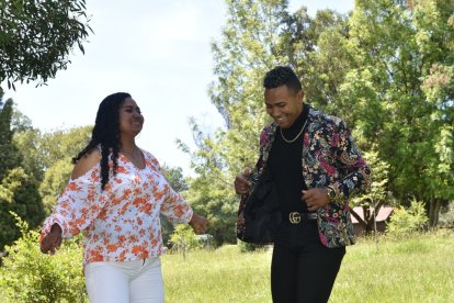 Con el género que tocan ponen a bailar a cualquiera.