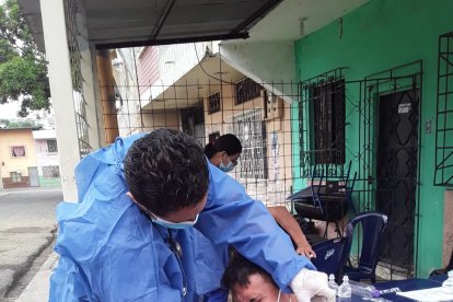 Las llamas causaron quemaduras en algunos moradores. Sus respectivas curaciones las realiza el personal médico de la oenegé.