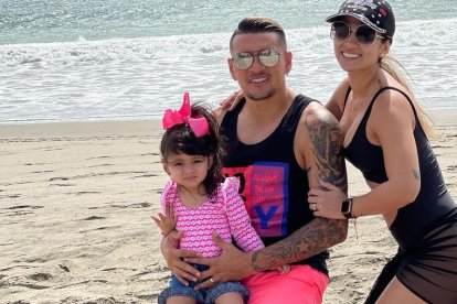 Carlos Garcés se fue con su familia a Manta, para visitar a sus familiares.