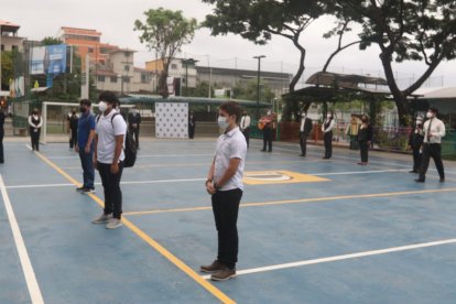 Alumnos del colegio Delfos fueron a clases presenciales.