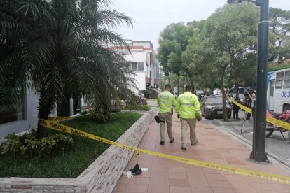 La víctima salía de la entidad bancaria con dinero en un sobre.