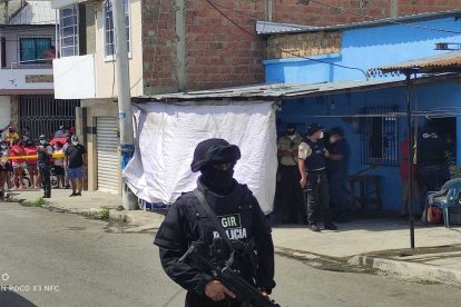 Otras personas, entre ellos menores de edad, se salvaron del ataque.