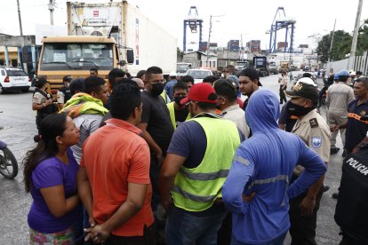 Los conductores detuvieron un momento sus actividades para pedir que haya más seguridad en el sector.