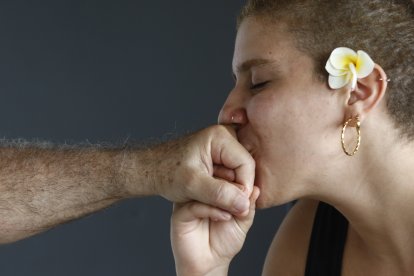 Las muestras de afecto entre Anllel y Charbel son constantes.