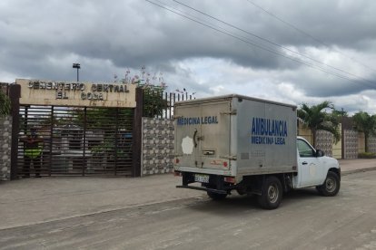 El cuerpo de la muchacha fue llevado a la morgue de El Coca, donde fue reconocido por sus parientes.
