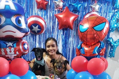 De locos, Benji en su matiné festeja un año 
de su nueva existencia.