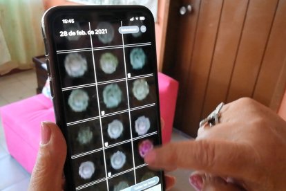 En su celular guarda por fecha los alienígenas que ha registrado.