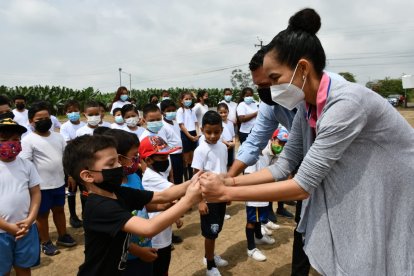 Yilda Rivera, presidenta de Conagopare, estuvo presente en la inauguración del programa deportivo.