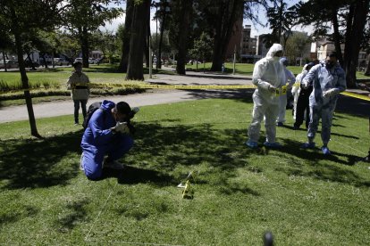 El perito fotógrafo es clave en la escena del crimen. No hay muchos en el país.