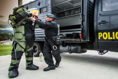 Dentro de las tareas que cumplen los hombres del GIR está la de atender emergencias con explosivos.