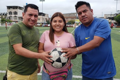 Paul Chimbolema, Gloria Moyón y Washington Yuqui, organizadores del torneo.