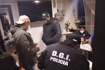 Los miembros de la Dirección de Inteligencia allanaron el inmueble en la capital.