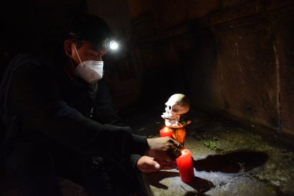 Se pide permiso a los espíritus para que nos dejen realizar nuestras investigaciones