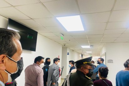 Yunda llegó a la sala donde se analiza la revocatoria de las medidas cautelares que los mantienen en la Alcaldía.