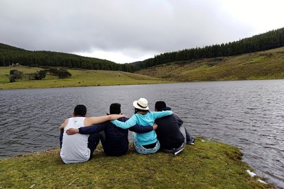 Imponente en el páramo se ve a la laguna Ñariguiña.